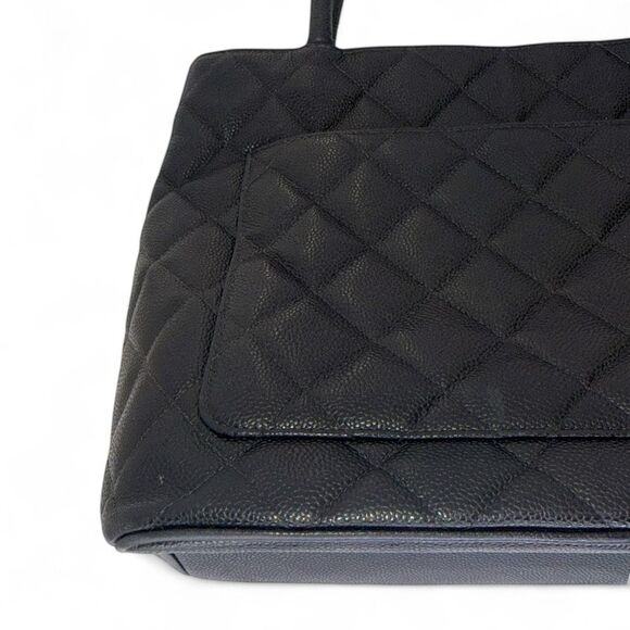 CHANEL Black Vintage CC Logo Caviar Leather Quilted Medallion Tote Bag - Picture 9 of 16